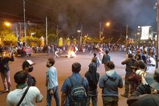 Aksi Tolak Omnibus Law di Yogyakarta Berlangsung hingga Malam Hari, Demonstran Bakar Ban