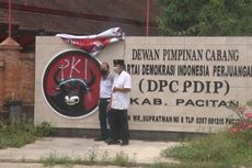Aksi Vandalisme di Kantor PDI-P Pacitan, Lambang Partai, Tembok dan Kaca Gedung Dicoret-coret