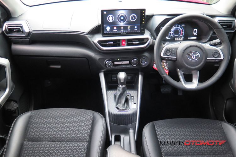 Toyota raize interior