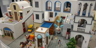 Miniatur Lego di booth Oppo
