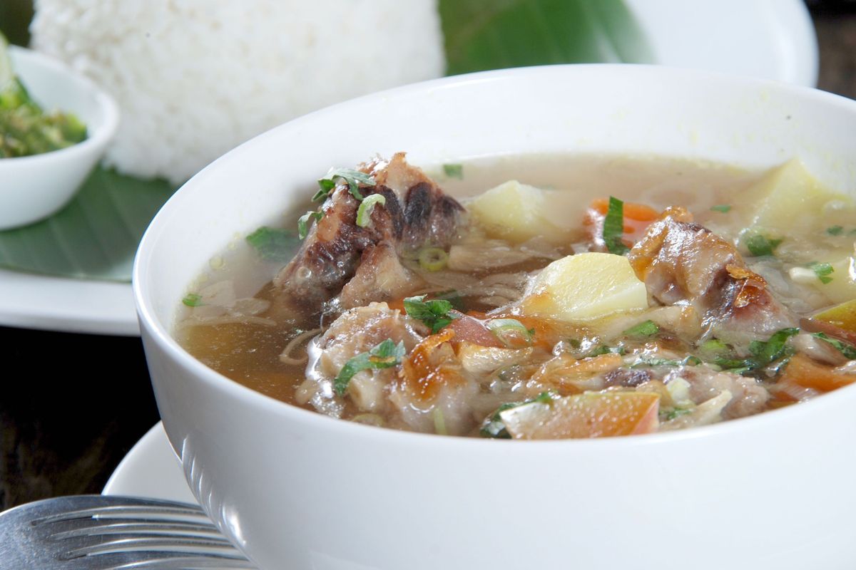 Resep Sop Ayam Rumahan, Kuah Hangat untuk Lauk Sehari-hari Keluarga