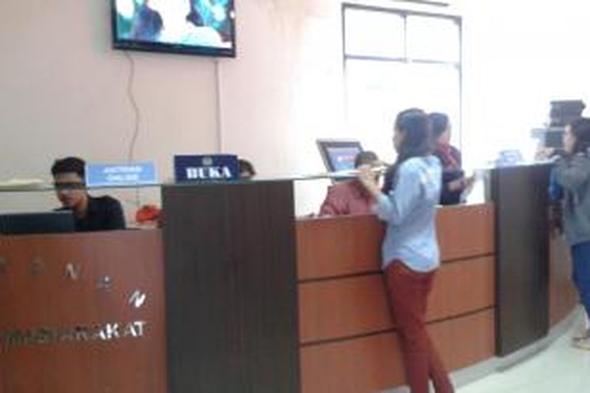 Pelayanan pembuatan paspor di Kantor Imigrasi Jakarta Pusat.
