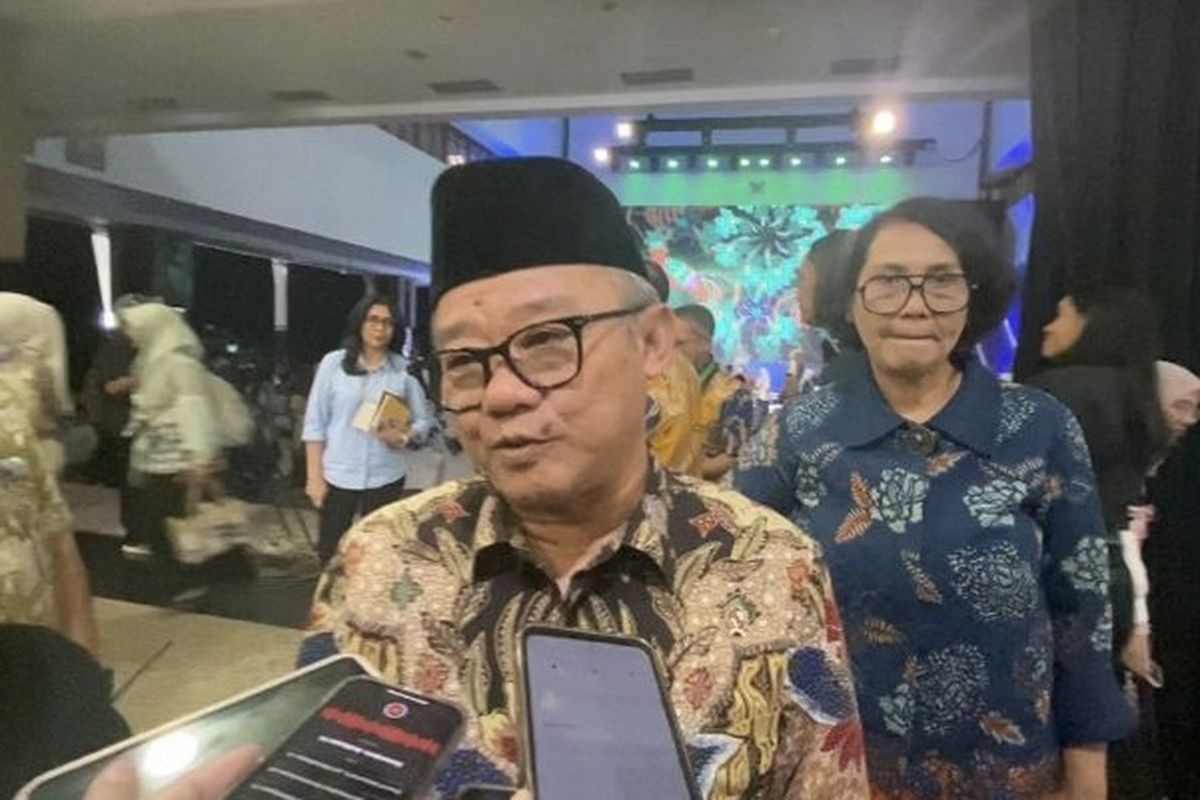 Menteri Pendidikan Dasar dan Menengah (Mendikdasmen) Abdul Mu'ti saat ditemui di Kantor Kemendikdasmen, Jakarta Pusat, Selasa (3/6/2025).