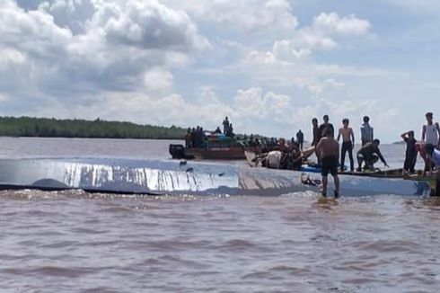 Detik-detik Kapal Evelyn Tenggelam di Perairan Inhil Riau, Diduga Tabrak Kayu hingga 11 Penumpang Meninggal