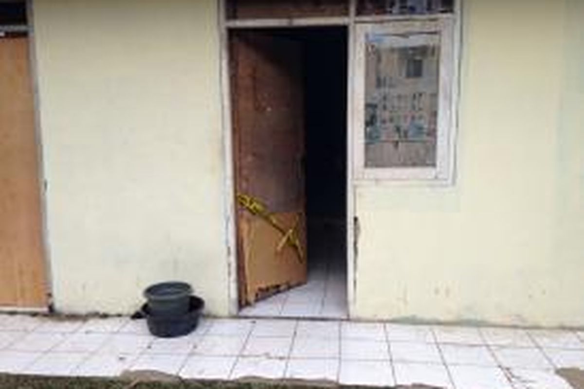 Tempat ditemukannya mayat perempuan bernama Citra Khairiyah Ikhlas (19), kamar kos di Jalan Kemiri Raya, Pondok Cabe Udik, Pamulang, Tangerang Selatan, Sabtu (27/6/2015). 