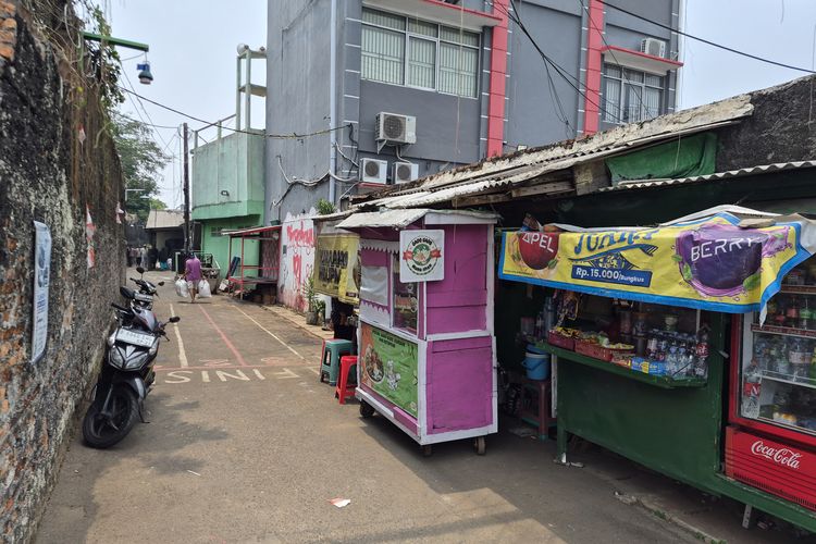 Sampah Menumpuk Sepekan Lebih di Mekarsari Depok, Pedagang: Pembeli Kabur karena Bau