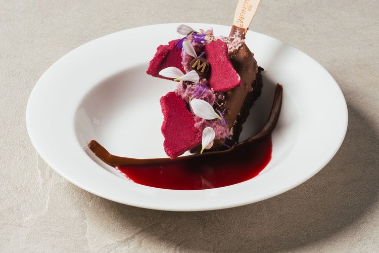 ?Purple Luxe? oleh Chef Reynold Poernomo.
