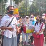 Protes PPDB Jakarta, Para Orangtua Demo Pakai Seragam Sekolah di Gedung Kemendikbud