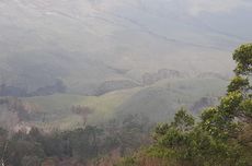 Membaca Pesan "Flare Prewedding Panas" Gunung Bromo