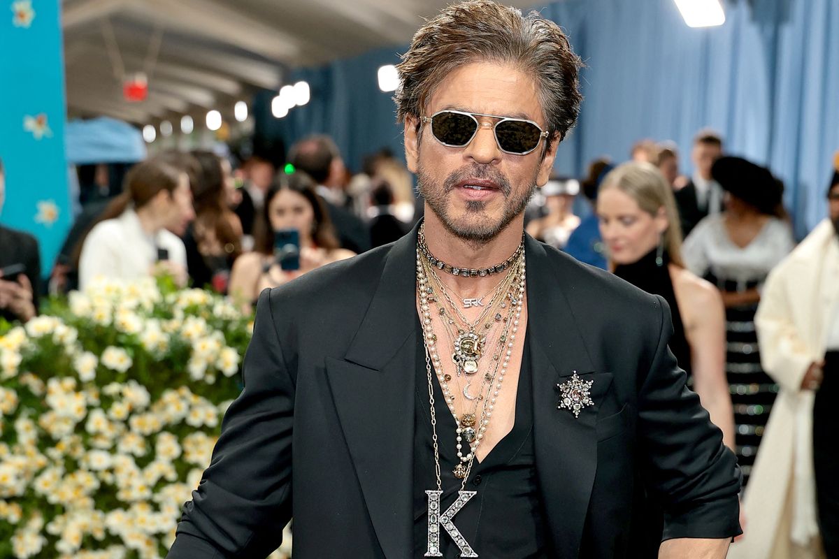 Aktor Bollywood, Shah Rukh Khan, menghadiri Met Gala 2025 di Metropolitan Museum of Art, New York, Senin (5/5/2025).