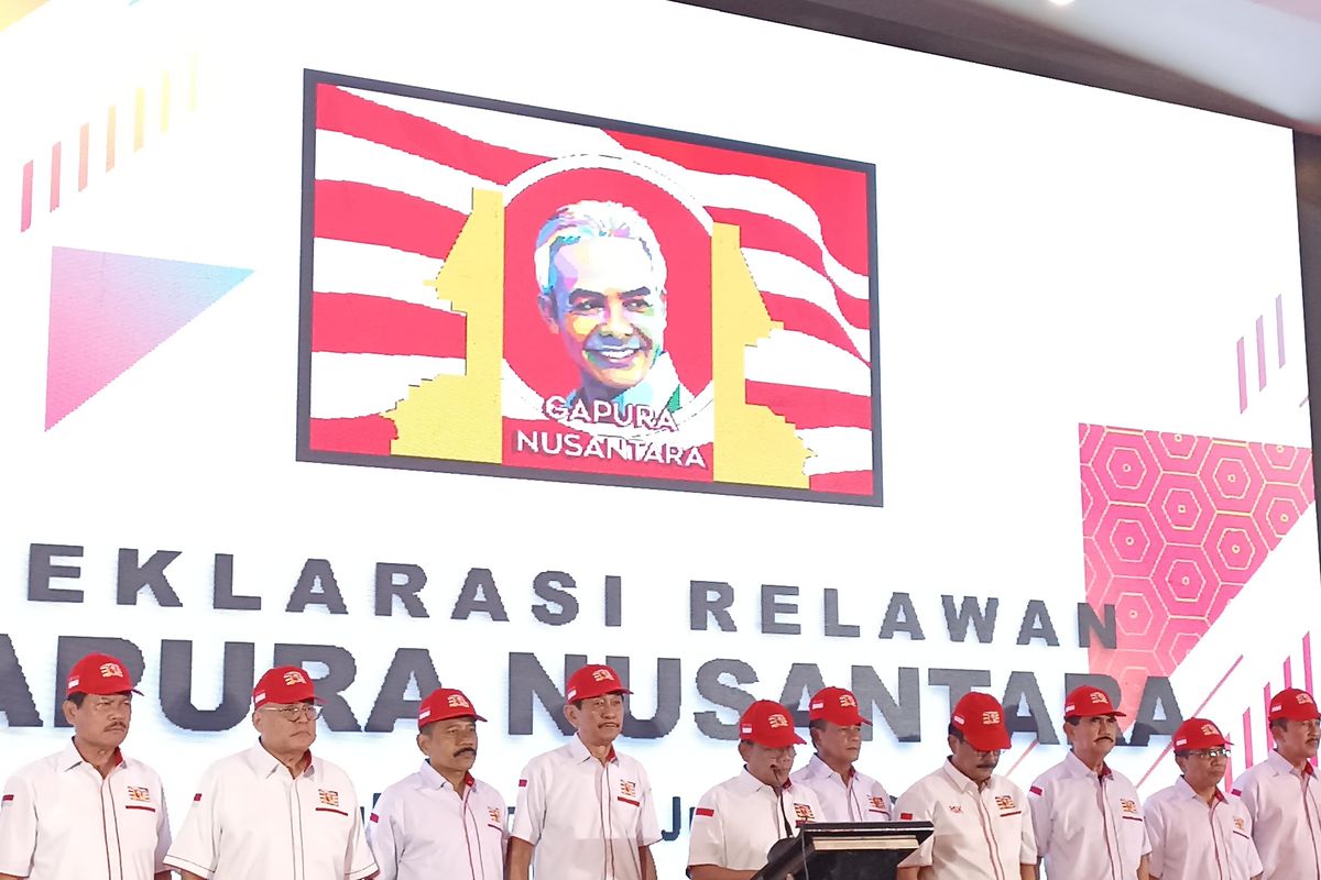 Mantan Kepala Staf TNI Angkatan Laut (KSAL), Bernard Kent Sondakh hingga mantan Kepala Staf TNI Angkatan Udara (KSAU) Marsekal Agus Supriatna mendeklarasikan diri mendukung Ganjar Pranowo sebagai bakal calon presiden (Bacapres)  2024 di Jakarta Utara, Sabtu (10/6/2023).