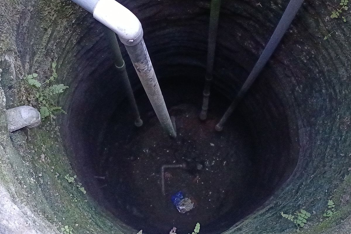 Sungai warga yang mengering akibat TIJ-KBS, Kamis (31/10/2024).