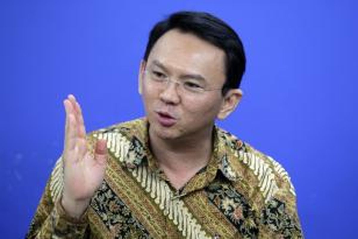 Wakil Gubernur DKI Jakarta Basuki Tjahaja Purnama memberikan penjelasan saat berkunjung ke kantor redaksi Kompas.com di Palmerah, Jakarta Barat, Rabu (15/1/2014).