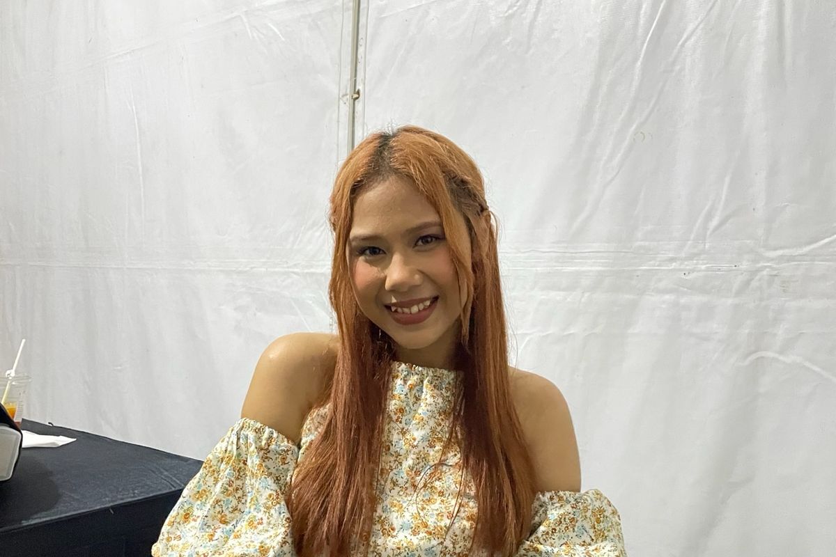Nadin Amizah tampil di hari kedua ιfest Creation 2023 yang digelar di Dome Area, Senayan Park kawasan Jakarta Pusat pada Minggu (18/6/2023). 