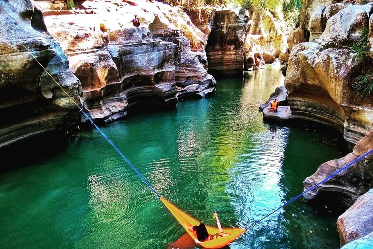 Tonjong Canyon, salah satu tempat wisata Tasikmalaya.