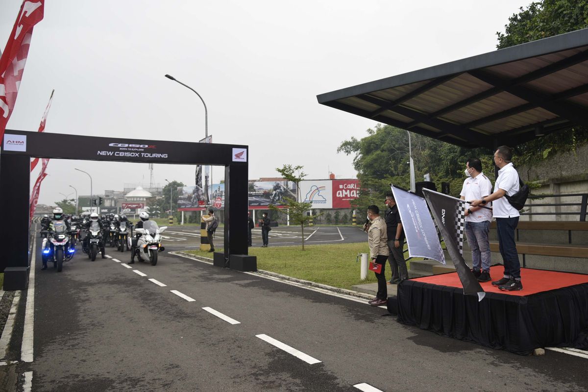 Touring perdana Honda CB150X sejauh 100 km di sekitar Bandung, Jawa Barat.