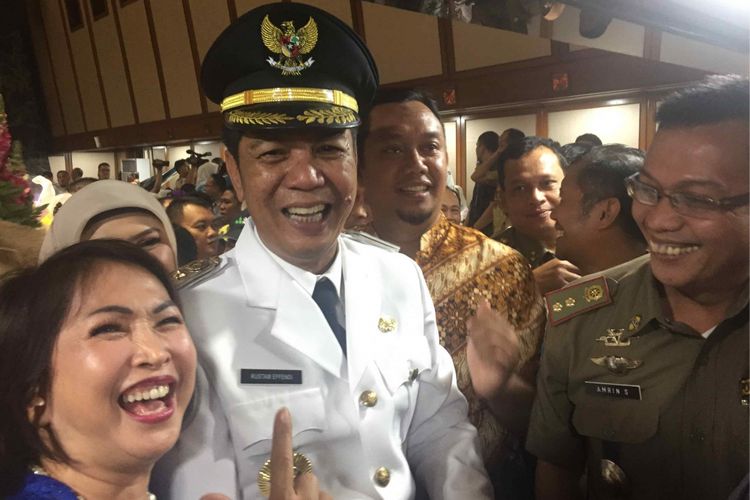 Rustam Effendi dilantik menjadi wali kota Jakarta Barat menggantikan  Anas Effendi, Kamis (5/7/2018).