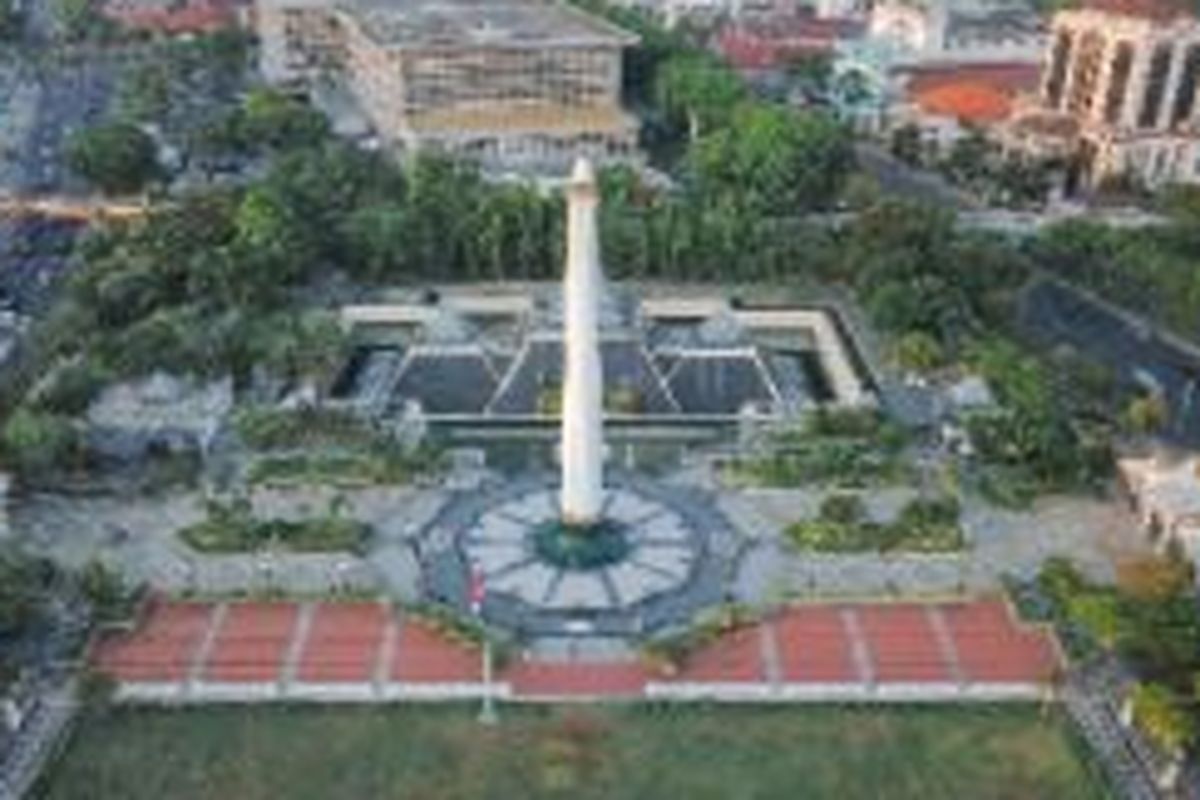 Tugu Pahlawan untuk mengenang sejarah pertempuran surabaya