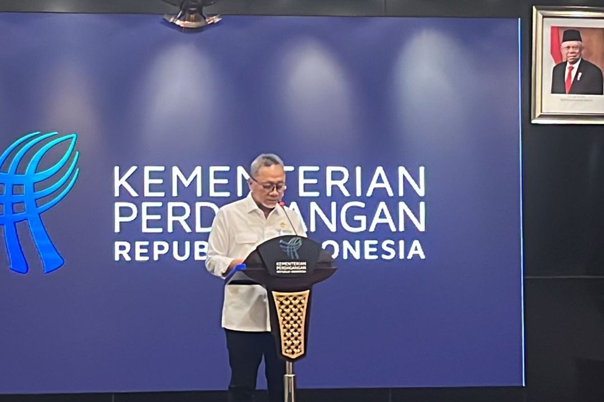 Menteri Perdagangan Zulkifli Hasan dalam jumpa pers Outlook Kemendag 2024 di Jakarta, Kamis (4/1/2024). 
