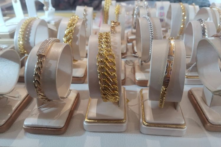 Harga Emas Dunia Menguat Hampir 2 Persen di Tengah Ketidakpastian Konflik Timur Tengah