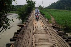 Jembatan Sunut Tinggal Pilar, Sudah Sebulan Warga Sebrangi Sungai