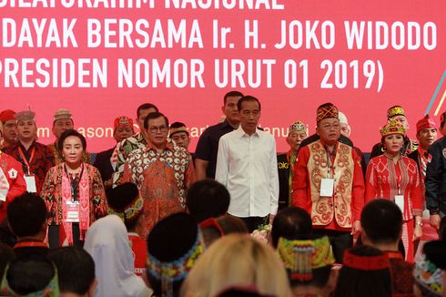 Di Depan Warga Dayak, Jokowi Cerita Bangun Perbatasan Indonesia-Malaysia