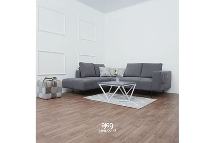 Ajeg Furniture dapat dikunjungi, baik secara offline maupun online. 