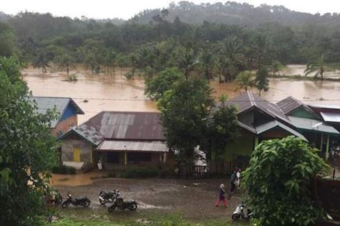 Banjir di 5 Kabupaten di Bengkulu, Air Masuk Rumah dan Mobil Ikut Ambles 