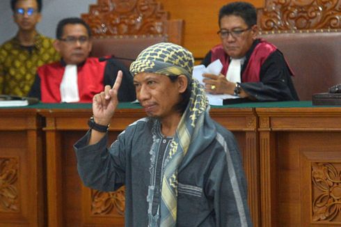 Sebelum Vonis, Aman Abdurrahman Dibesuk Istri dan Anak