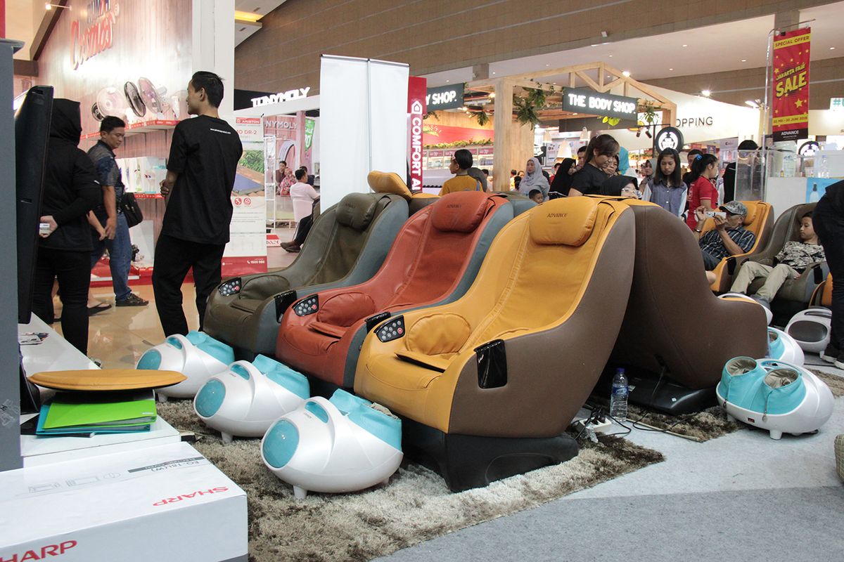 Massage sofa, Ichiro NeoFit, dari Advance.