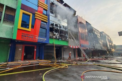 4 Ruko di Kompleks Maya Belakang Grand Theater Senen Ikut Terbakar