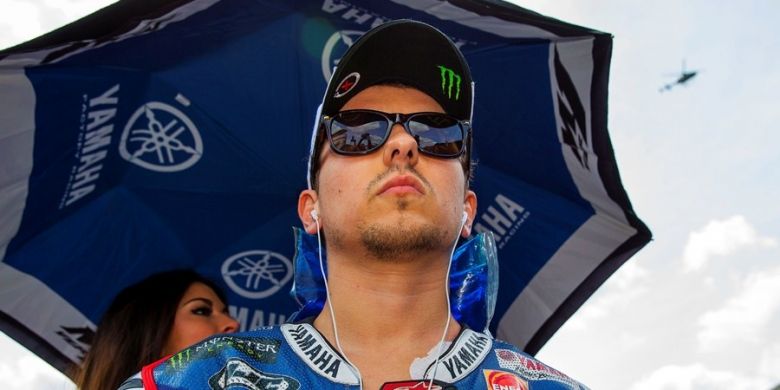 Pebalap Yamaha asal Spanyol, Jorge Lorenzo, bersiap di grid sebelum balapan GP Belanda, Sabtu (29/6/2013).