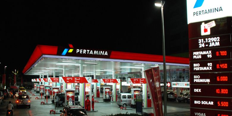 Ilustrasi harga BBM Pertamina. Harga BBM Pertamina terbaru 2025. Harga BBM hari ini. Harga BBM November 2025. Harga BBM 1 November 2025. Harga BBM Pertamina November 2025.