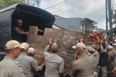 Tebing Longsor, Jalan Lintas Tarutung Menuju Tapanuli Tengah Putus