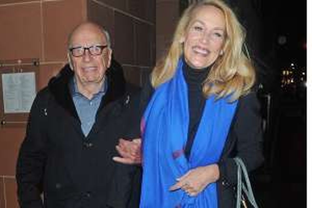 Pasangan Rupert Murdoch dan Jerry Hall yang baru saja bertunangan.