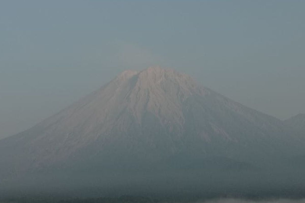 Gunung Semeru di Kabupaten Lumajang, Jawa Timur, Senin (28/8/2023)