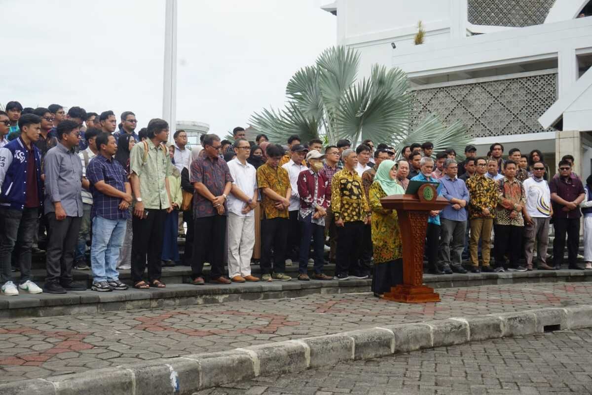 sivitas akademia UMY saat menyampaikan kritik kepada pemerintah Indonesia, di UMY Sabtu (3/2/2024)