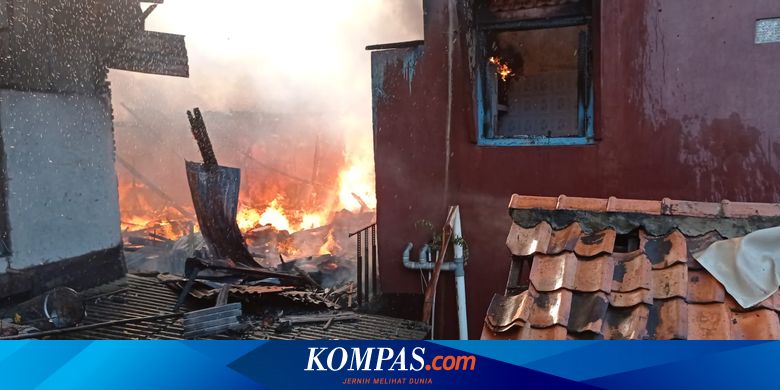 Sudinsos Jaktim: 99 Jiwa Terdampak Kebakaran di Kampung Pulo - Vimarsana News