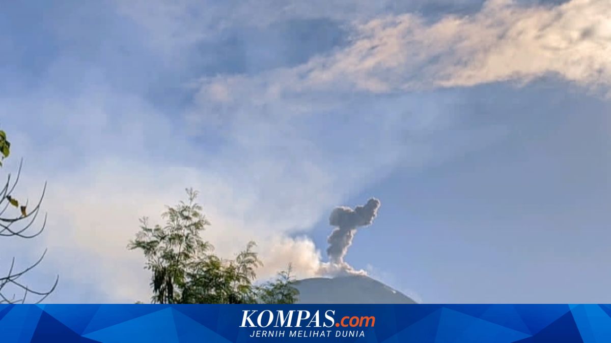 Gunung Ile Lewotolok Kembali Meletus Disertai Gemuruh Kuat