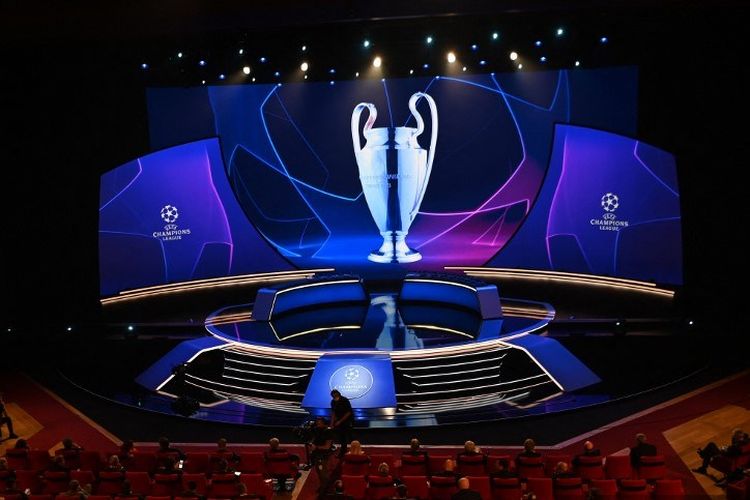 Panggung tempat dilakukannya drawing Liga Champions 2021-2022 di Istanbul pada Kamis (26/8/2021).
