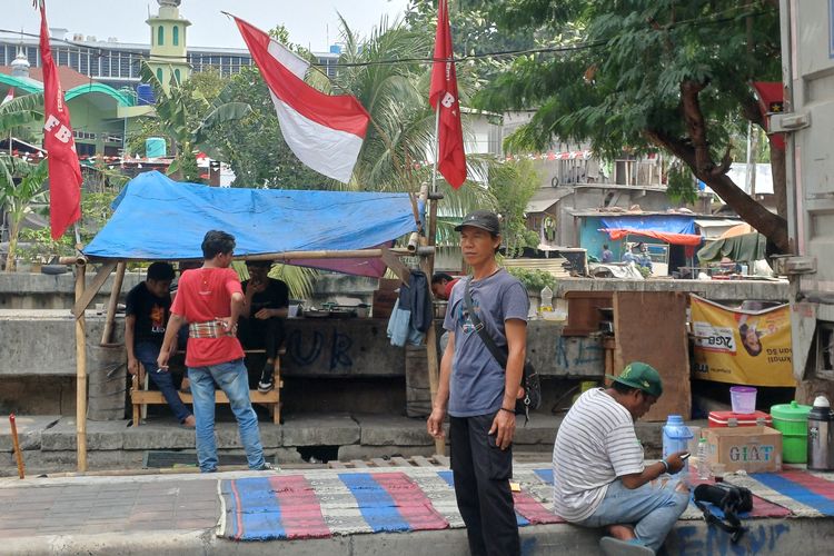 Duduk Perkara Buruh di Kampung Bandan Jakut Mogok Kerja Sebulan hingga Bangun Tenda