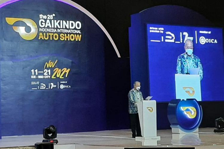 Ketua Umum Gaikindo memberikan sambutan pada peresmian GIIAS 2021, di ICE, BSD, Tangerang, Kamis (11/11/2021).