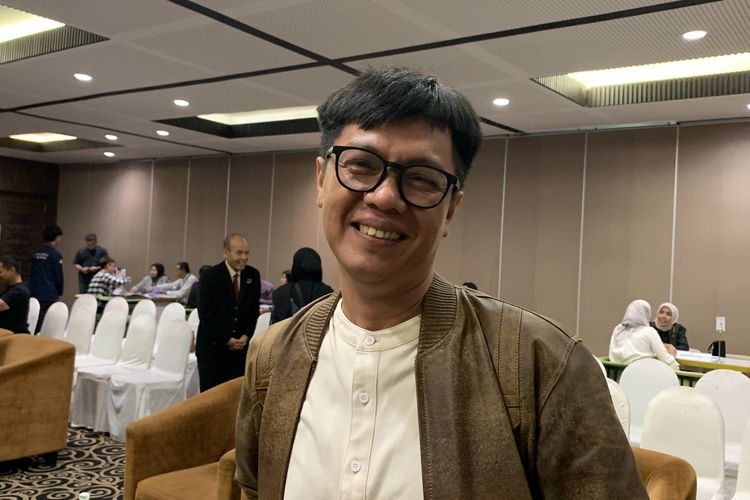 Ketua Asita DPD Sumatera Barat, Darmawi, saat ditemui Kompas.com di tengah Table Top Networking Familiarization Trip Kementerian Pariwisata RI bersama Travel Agent Malaysia ke Sumatera Barat, Kamis (30/10/2025).