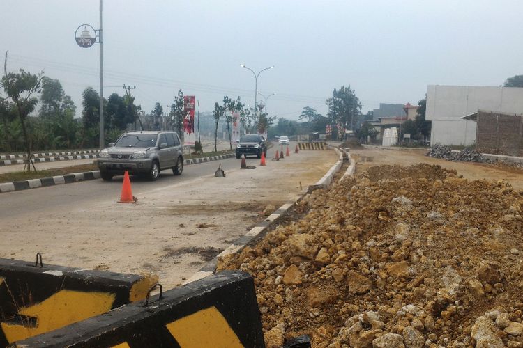 Kondisi Jalan Syeh Nawawi Al Bantani. Ruas Palima-Pakupatan yang menghubungan Jalan Raya Pandeglang-Jalan Raya Jakarta dengan Kawasan Pusat Pemerintahan Provinsi Banten (KP3B)