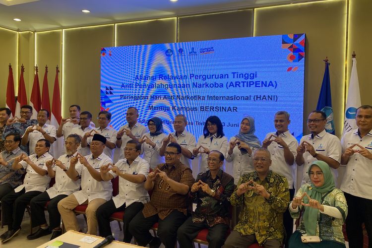 Aliansi Relawan Perguruan Tinggi Anti Penyalahgunaan Narkoba (Artipena) menggelar peringatan Hari Anti Narkotika Internasional 2023 yang jatuh pada 23 Juni 2023 di Universitas Terbuka (UT), Tangerang Selatan.