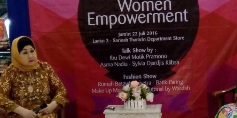 Dewi Motik Pramono pada diskusi 'Women Empowerment Gathering bersama Wise Woman' di Sarinah Department Store, Jakarta, Jumat (22/7/2016) lalu. 