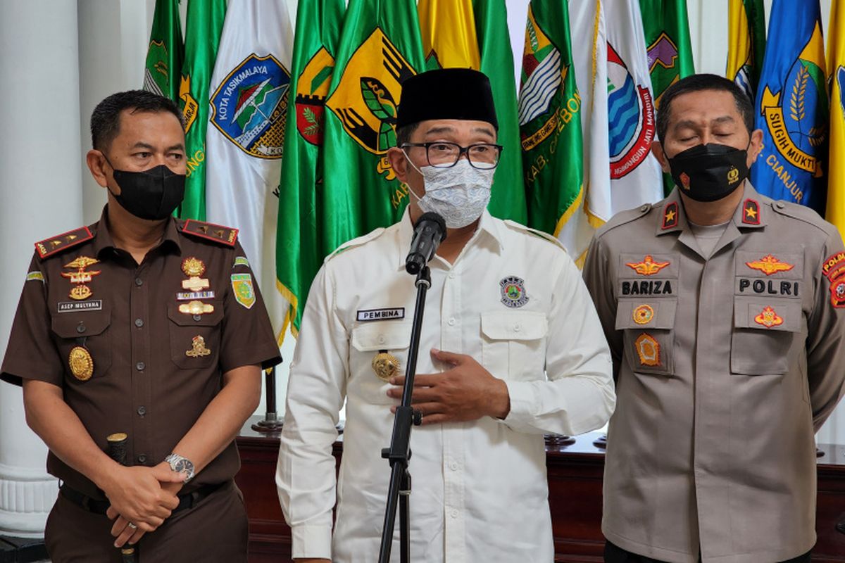 Gubernur Jawa Barat Ridwan Kamil saat menghadiri konferensi pers di Gedung Sate, Kota Bandung, Jawa Barat, Rabu (22/6/2022).