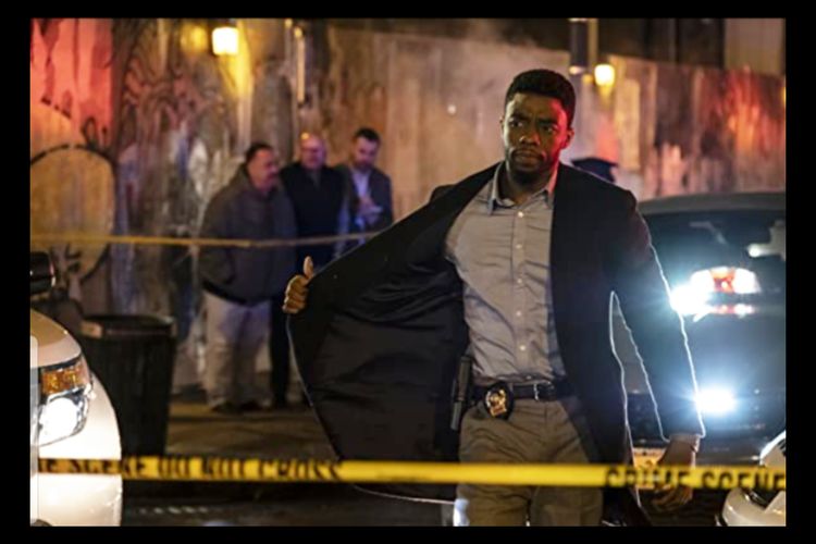 Chadwick Boseman dalam film 21 Bridges (2019). Tayang mulai Sabtu (14/11/2020) di HBO Asia.