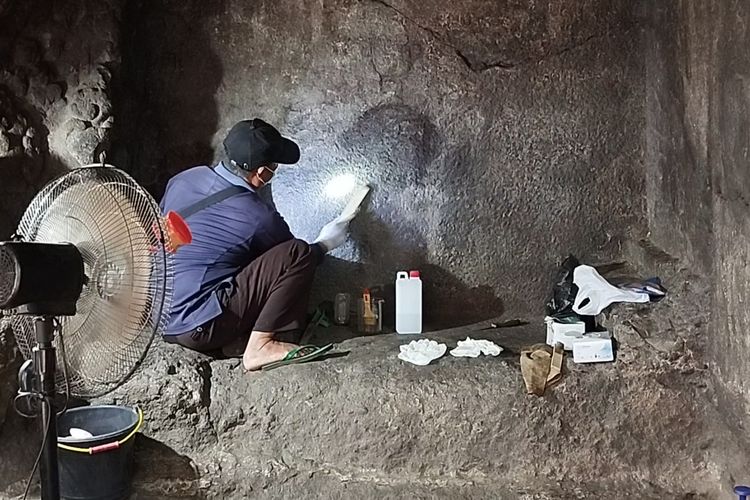 BPKW XI, Jawa Timur, mengkonservasi Gua Selomangleng Kota Kediri, Jawa Timur, medio Juni 2025.