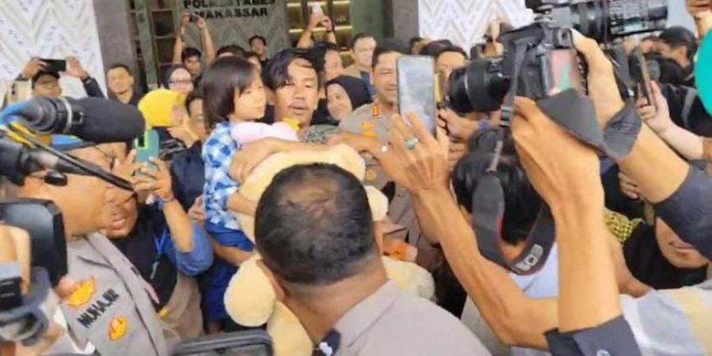 Mengapa Korban Penculikan Bilqis Bisa Ditemukan di Suku Anak Dalam? Ini Penjelasan Lengkapnya

Baca selengkapnya: 

~RKD #Bilqis #Penculikan #Kronologi